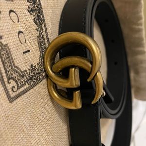 Gucci leather belt with double G buckle